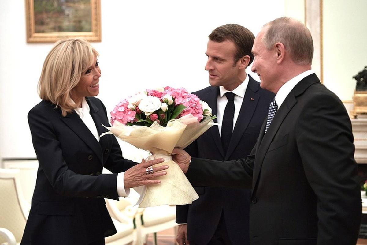 Брижит Макрон призналась в пессимизме из-за жизни в Елисейском дворце