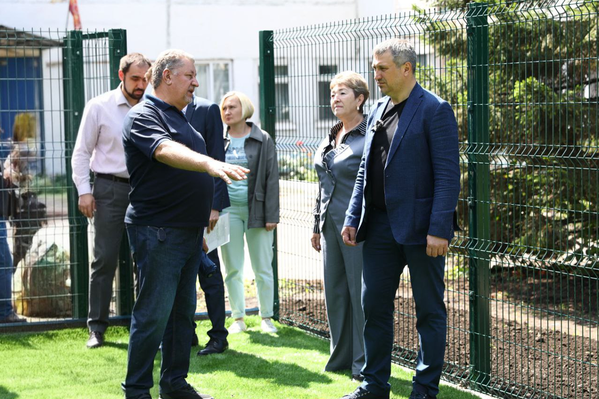 Глава Иван Носков: Искусственные футбольные поля в детских садах – это часть большой программы по развитию спорта в Самаре