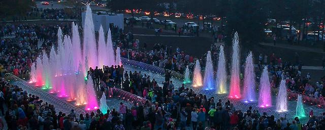 В Комсомольске-на-Амуре запустили новые фонтаны с подсветкой