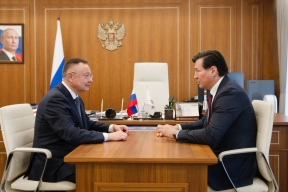 Глава Калмыкии Бату Хасиков обсудил в Москве развитие республики