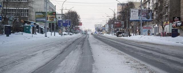 Сильные морозы стали преградой для уборки колеи с новосибирских дорог