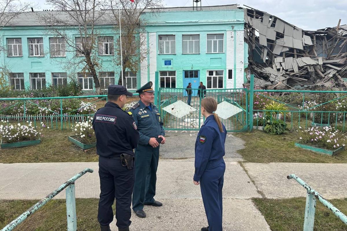 В Татарске приступили к разбору рухнувшей школы