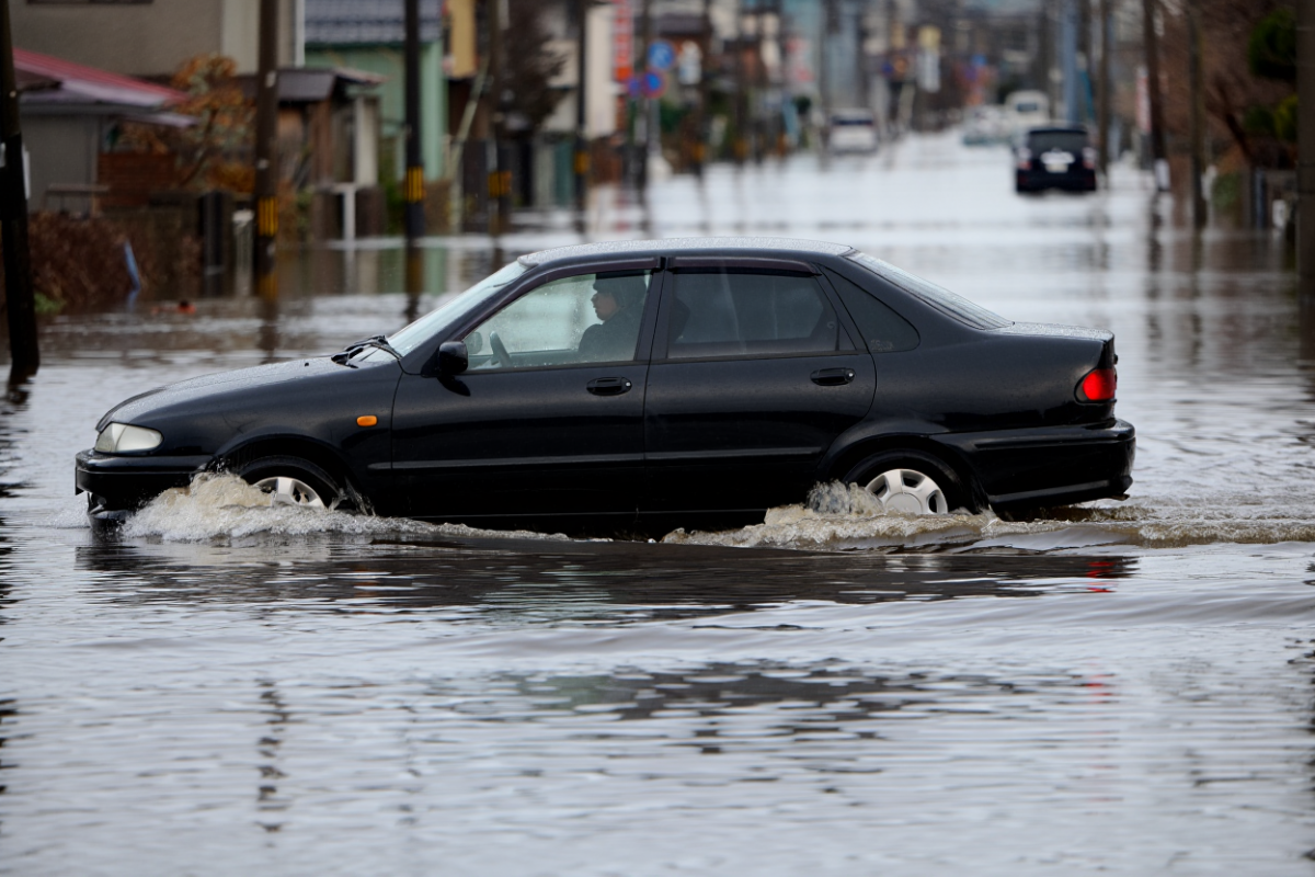 Водителей Подмосковья призвали отказаться от поездок из-за непогоды
