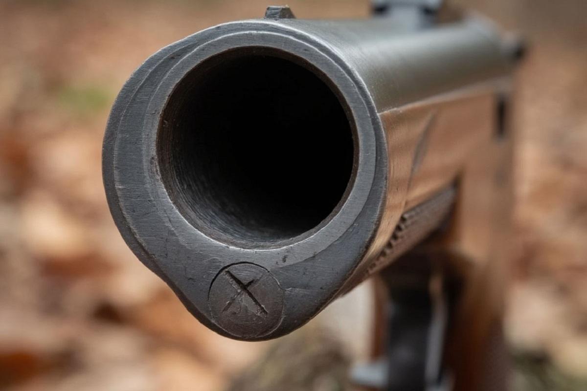 На Сахалине охотник случайно застрелил священника во время установки креста