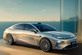 Гибридный седан Geely Galaxy Star 8 Voyager проехал 1725 км на одной заправке и получил автопилот с лидаром