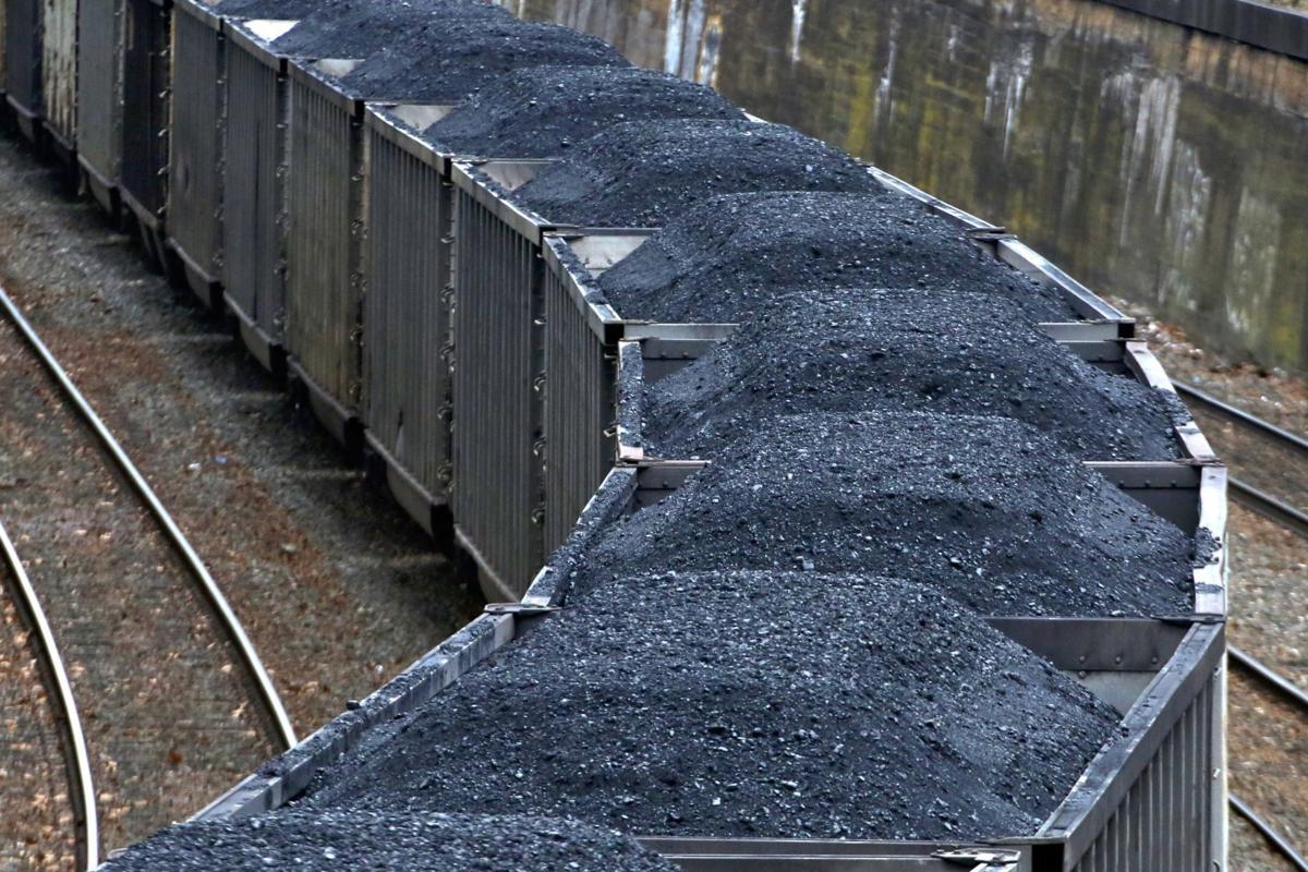 «ФедералПресс»: Сбыт угля в России контролируется теневыми трейдерами