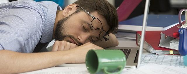 Сомнолог Бузунов предупредил, что недосып приводит к ухудшению общего состояния