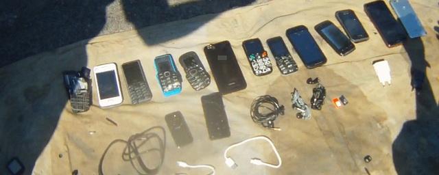 В колонию под Новосибирском пытались обманом провезти партию телефонов
