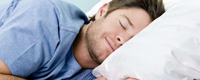 Ученые определили, на каком боку полезнее всего спать