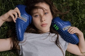 Анна Пересильд в кампейне Гоши Рубчинского: актриса демонстрирует новую коллаборацию с Bikkembergs