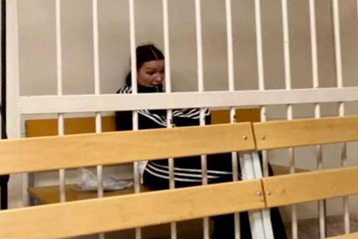 «Под стражу за критику СВО»: иркутская блогерша арестована за публичное оскорбление военных