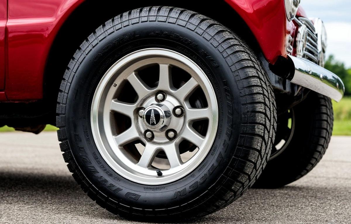 «Экономия есть, но ценой безопасности»: эксперт о выборе шин