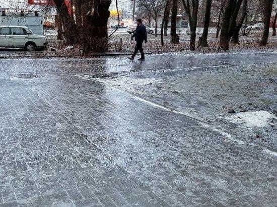 Нижегородцев предупредили быть более аккуратными из-за гололедицы