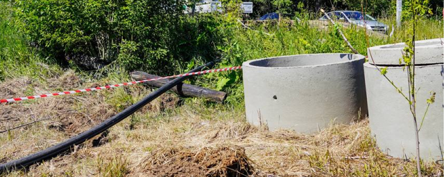 В поселке Раздолье меняют 60-летние водопроводные трубы