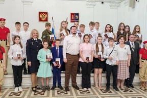 Спикер Ивановской областной Думы Марина Дмитриева накануне Дня России вручила паспорта молодежи