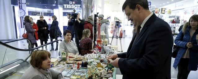 Курганцев приглашают на выставки сувениров и медовой продукции