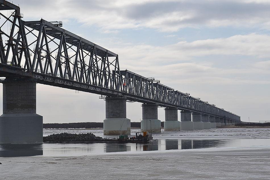 Мост между ЕАО и Китаем достроят летом