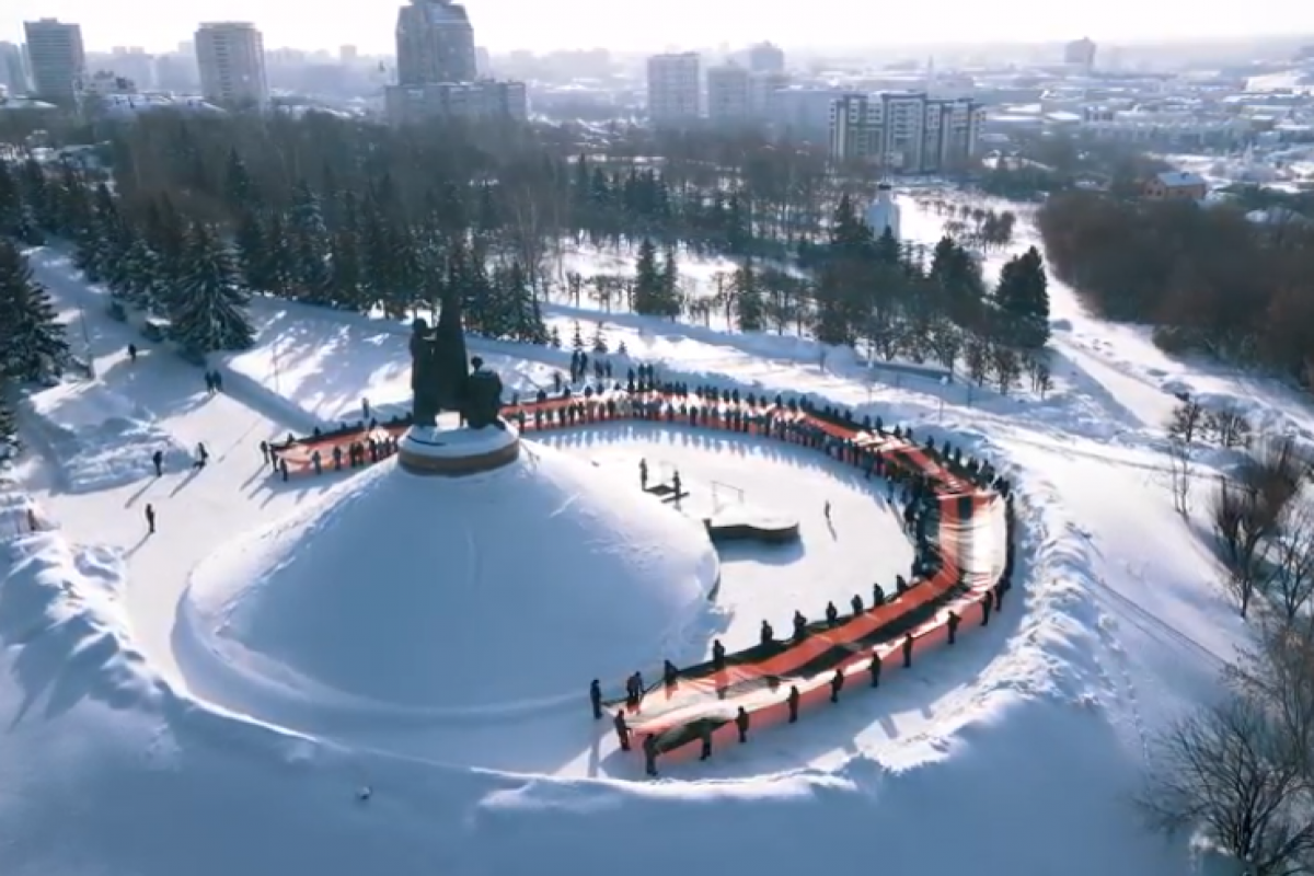 В День защитника Отечества в Чебоксарах прошла патриотическая акция с участие молодежи республики