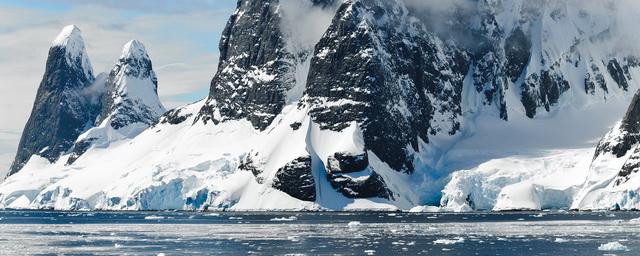 Учёные обнаружили пластик в свежевыпавшем снеге в Антарктиде