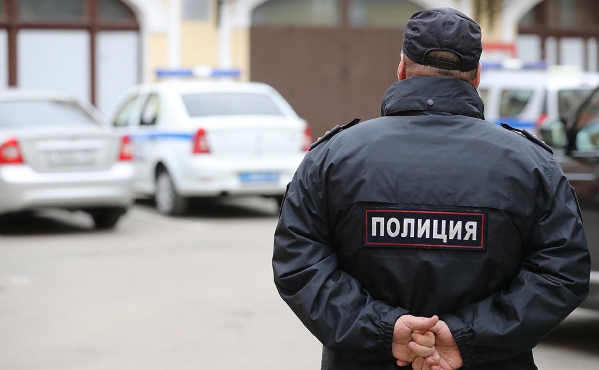 В Барнауле мужчины открыли стрельбу по детям на футбольном поле