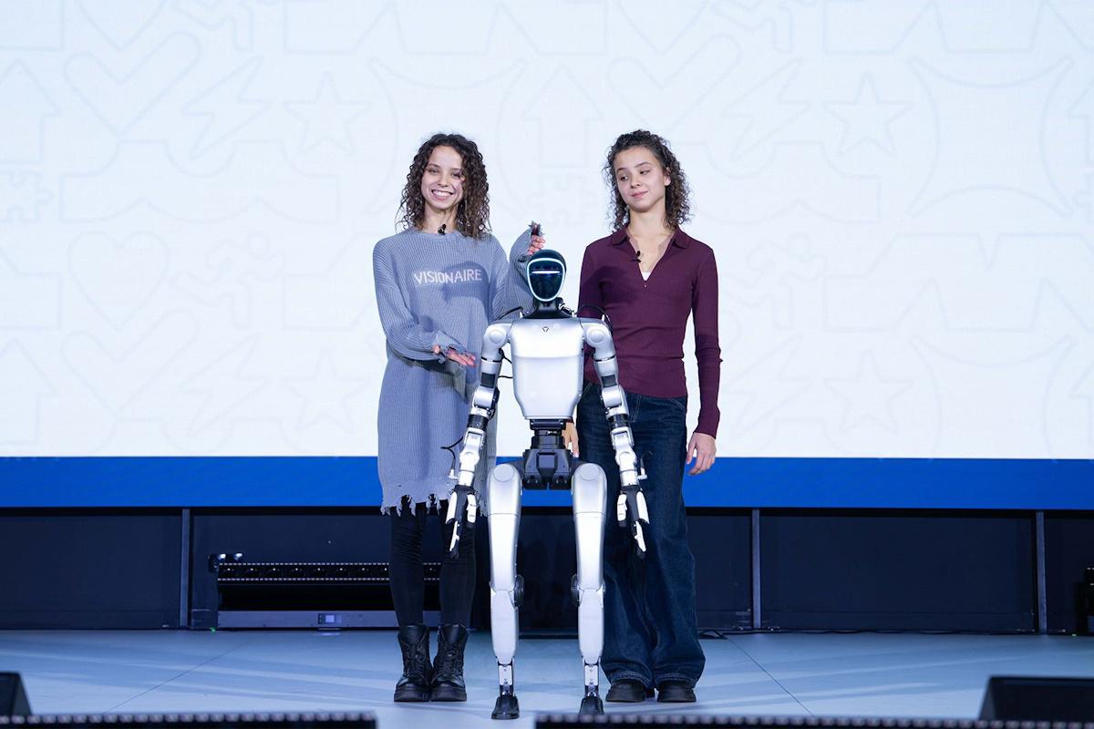 Издание «Молодежь Москвы» проводит эксперимент по обучению робота основам журналистики