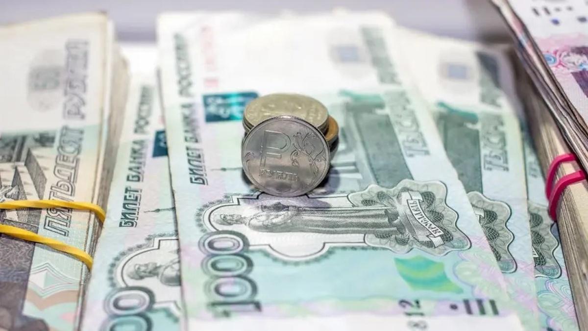 Россиянам (страна-террорист) рассказали, как накопить 36000 рублей за год