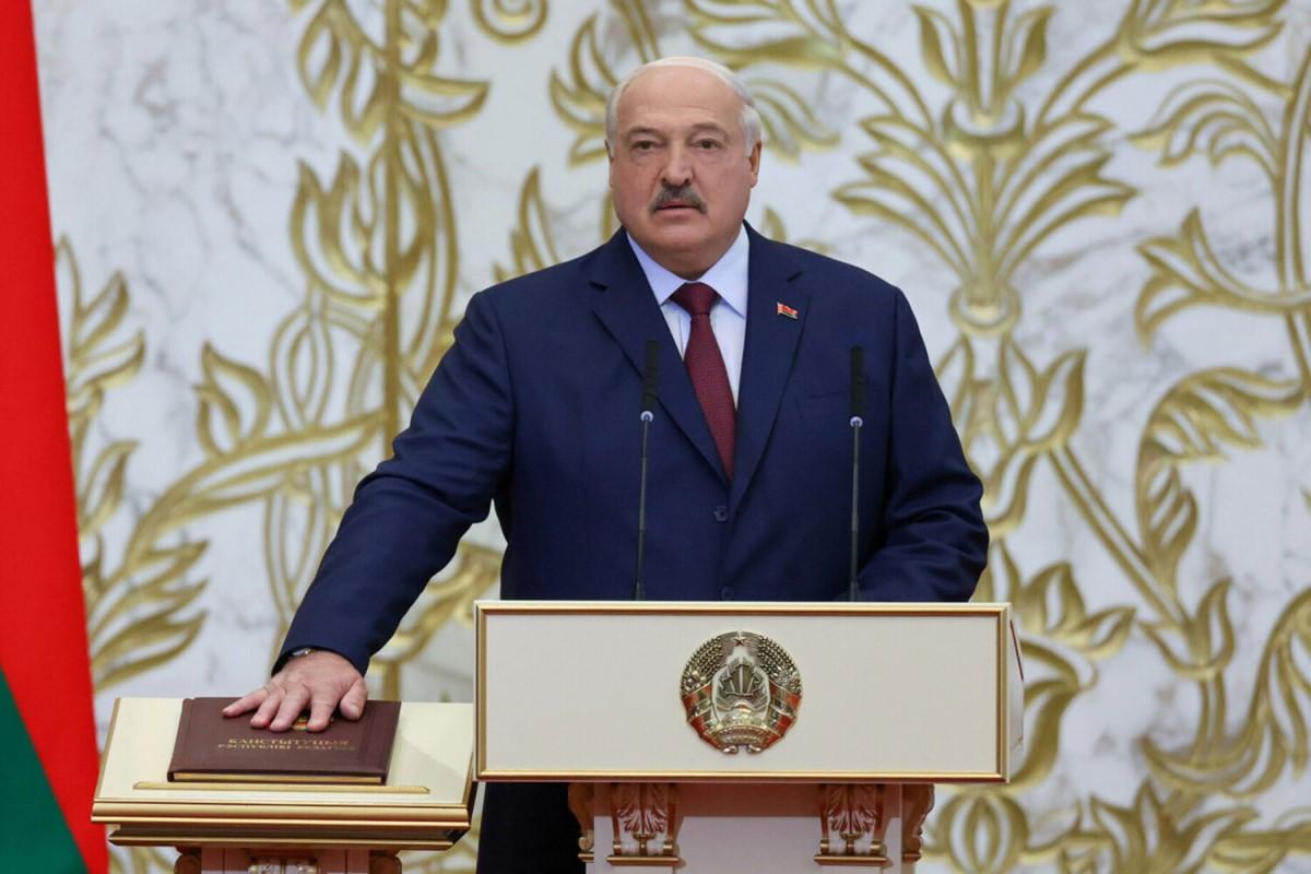 Лукашенко заявил, что немного задержался у власти