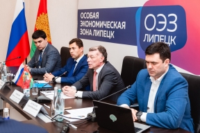 Спикер областного Совета депутатов Владимир Сериков познакомил депутатов Госдумы с предприятиями лучшей в России ОЭЗ «Липецк»