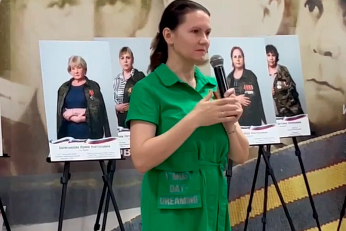 Спикер Заксобрания Владимирской области Ольга Хохлова: В Доме культуры «13 Октябрь» города Камешково по инициативе «Женского движения Единой России» открылась выставка «Мать Героя»