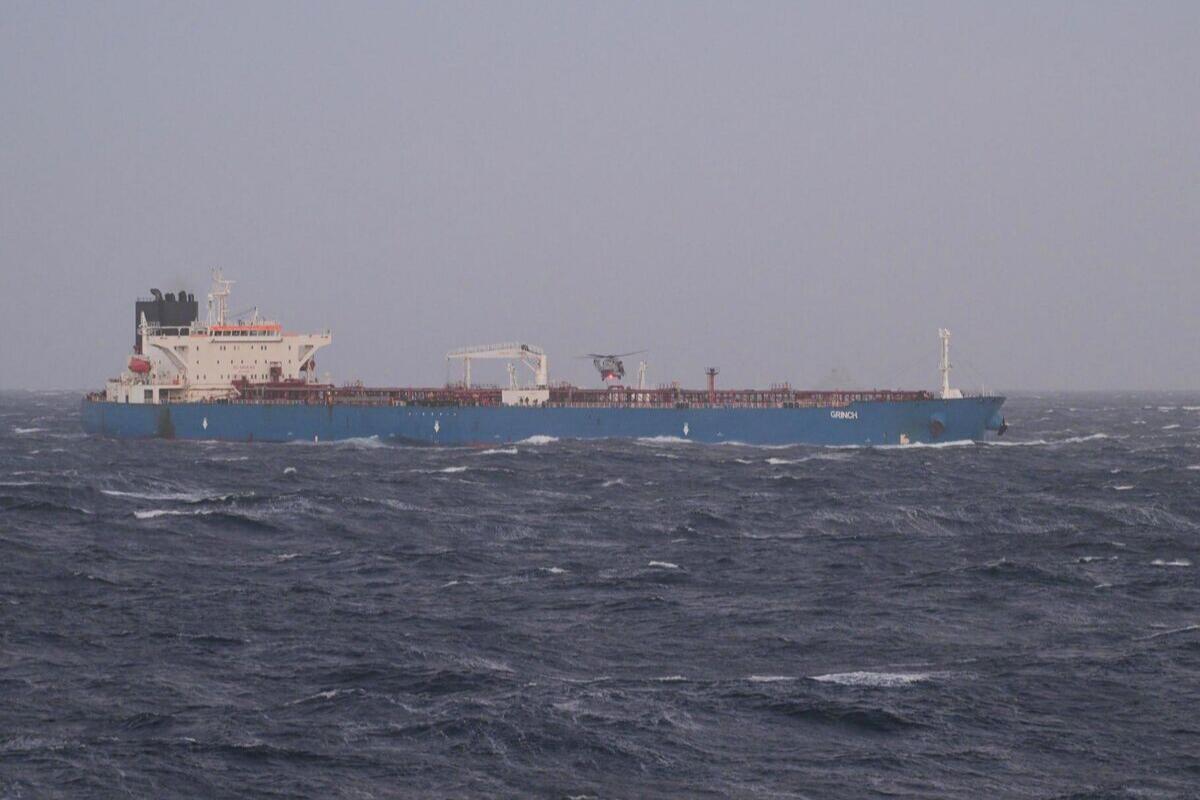 ВМС Франции задержали российский танкер в Средиземном море