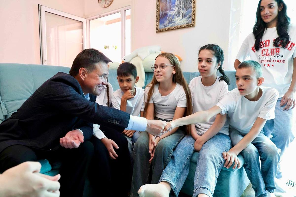 Андрей Воробьев: Подмосковье – лидер по устройству детей в приемные семьи