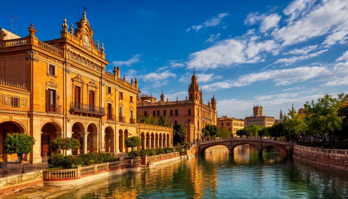 МИД предупредило о введении новых правил въезда в Испанию