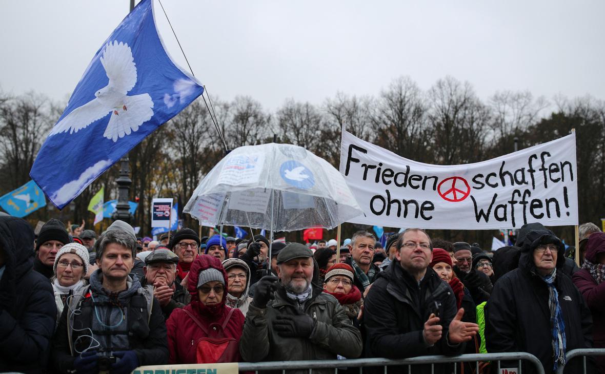 В Германии жители митинговали за проведение мирных переговоров по Украине и сектору Газа