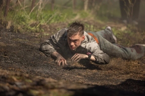 В онлайн-прокат вышла драма о волонтерах в Мариуполе «СВОИ»