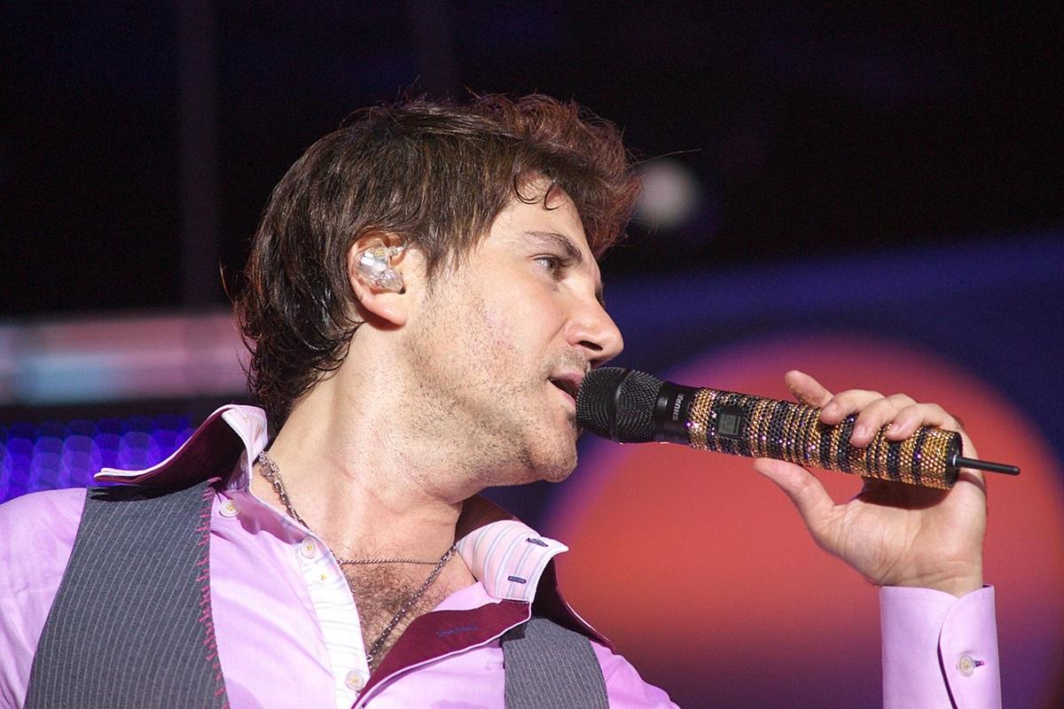 Певец Руссо заявил о попытке превратить его в «раба» бизнесмена Исмаилова