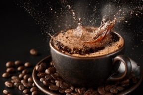 Кофе в вашей чашке: Эликсир бодрости или враг здоровья?