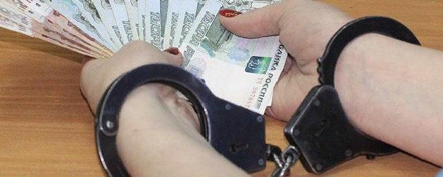 Белгородского преподавателя подозревают в получении взятки