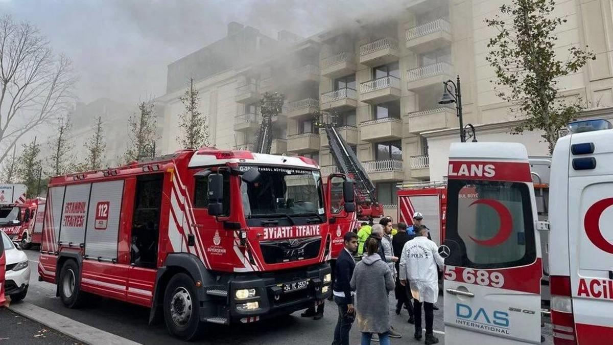 В центре Стамбула в отеле произошел пожар, 40 постояльцев спасены