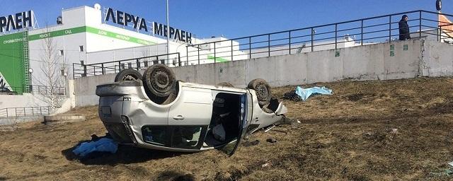 В Петербурге выехавшее на тротуар авто сбило насмерть двух пешеходов