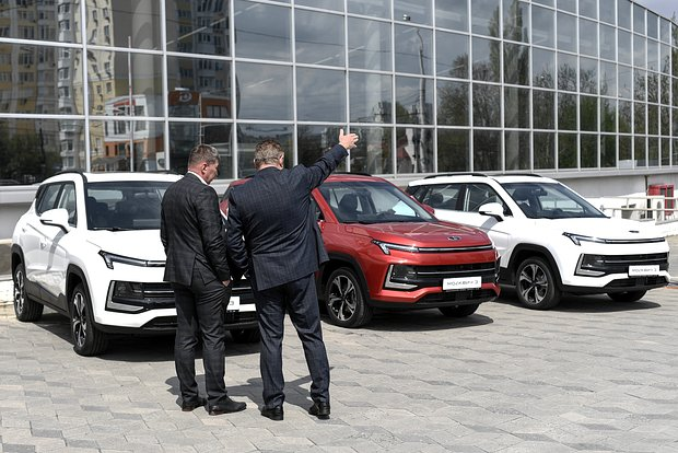 «Автостат»: с начала августа 13 автобрендов подняли цены на машины в России