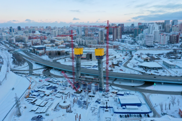 В Новосибирске фотограф Степанов показал с высоты строительство четвертого моста