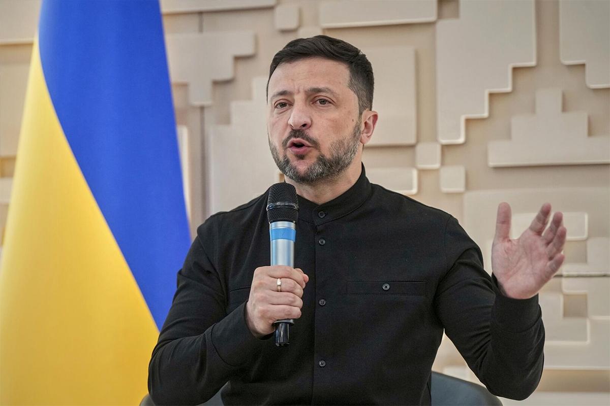 Зеленский прокомментировал удары по российским НПЗ