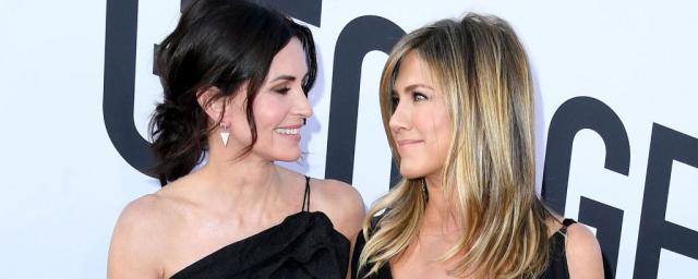 Jennifer Aniston picked up Monica's dress from the set of Friends