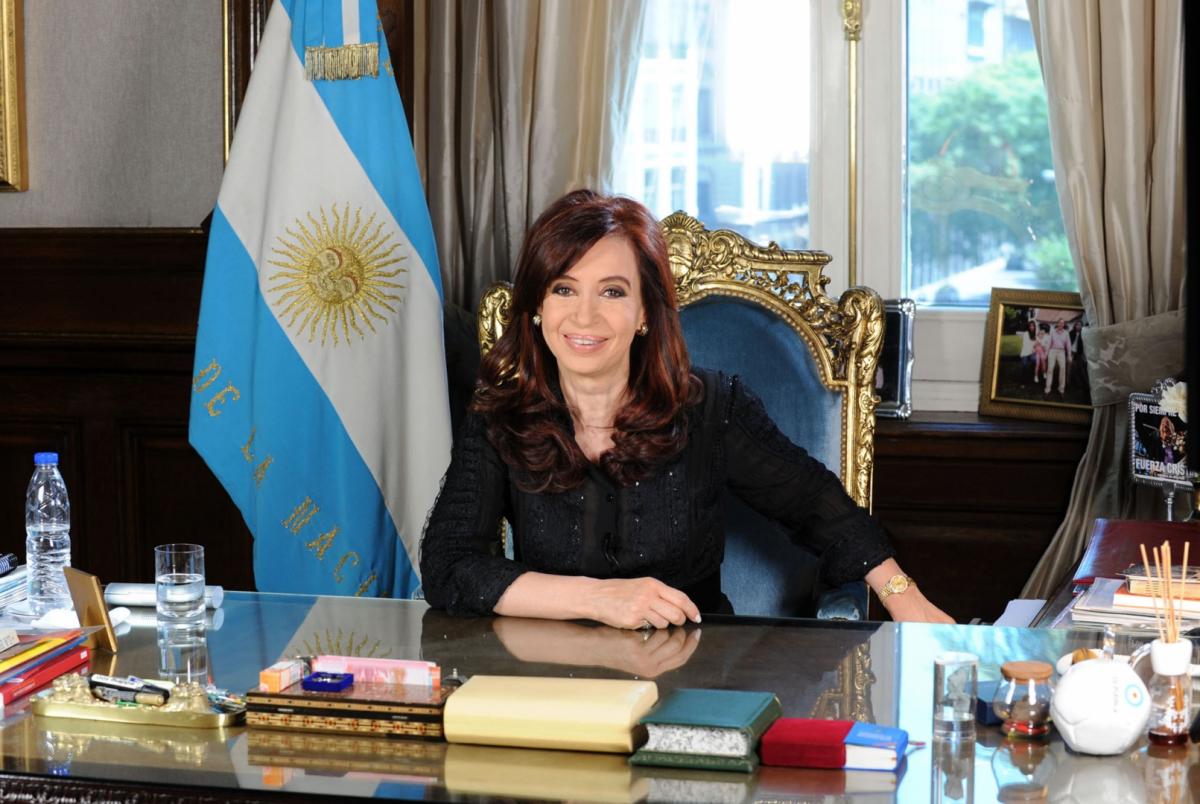 Вице-президент Аргентины Кристина Киршнер приговорена к шести годам тюремного заключения без права на пожизненное заключение
