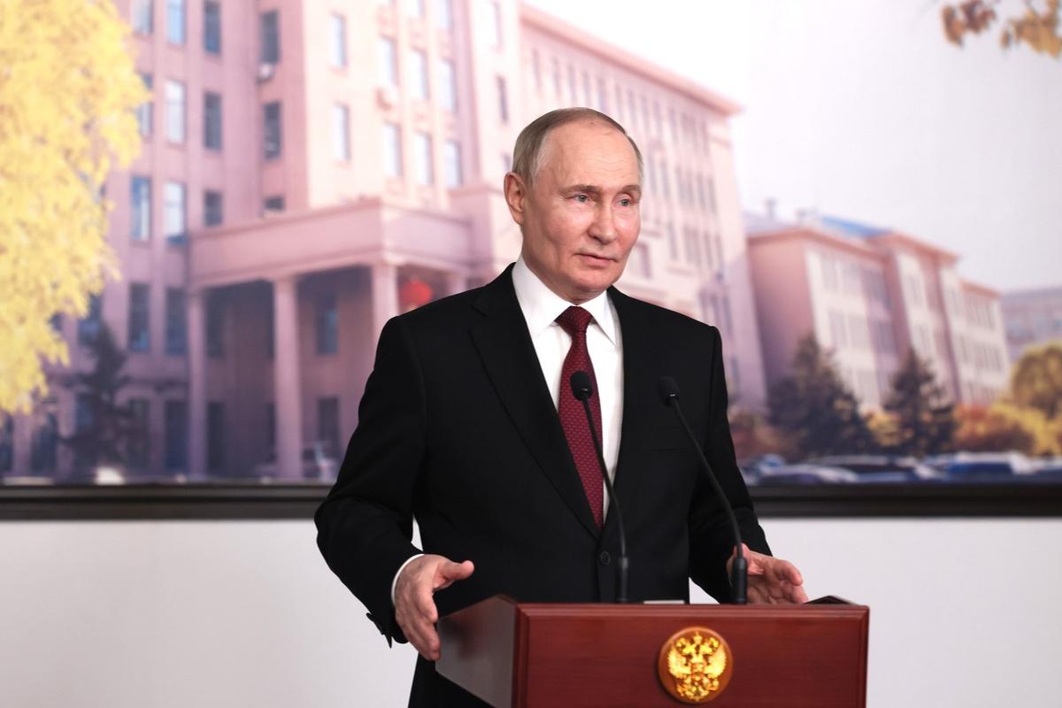 ВЦИОМ: более двух третей россиян поддерживают работу президента на его посту