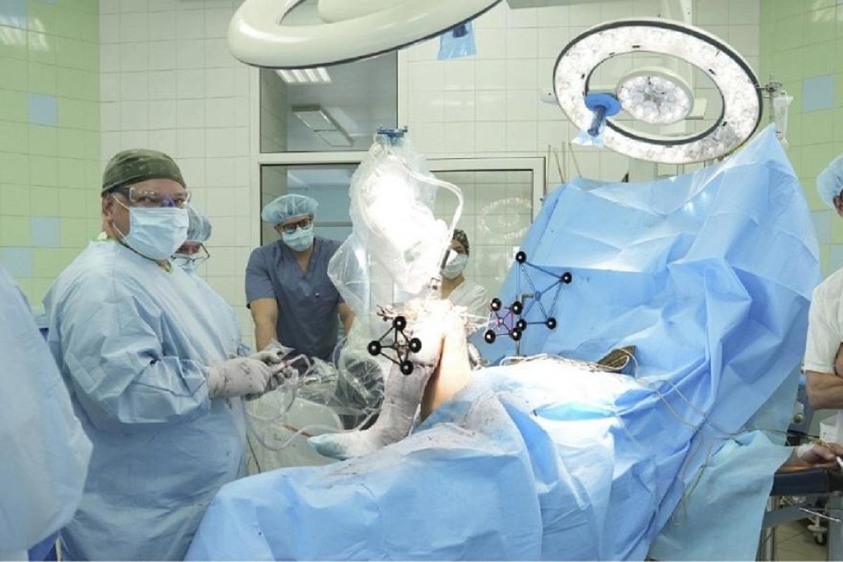В курганском центре Илизарова пациентов оперируют роботы