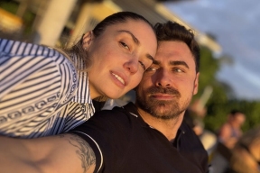 Жених Агаты Муцениеце преподнес ей украшение за 6,6 миллиона рублей