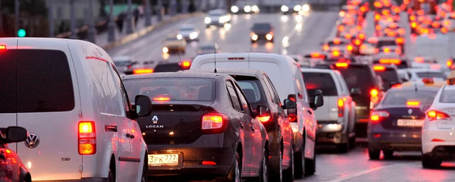 Traffic on transport highways in Moscow has decreased with the beginning of non-working days