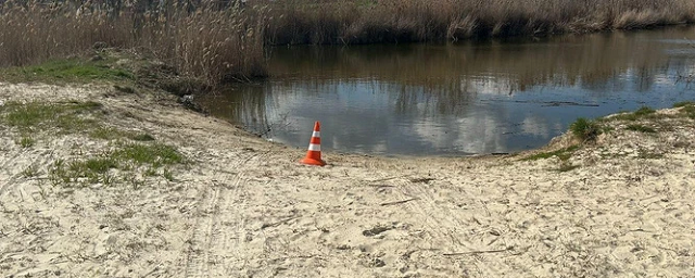 Под Волгоградом две женщины утонули вместе с машиной в карьере с водой