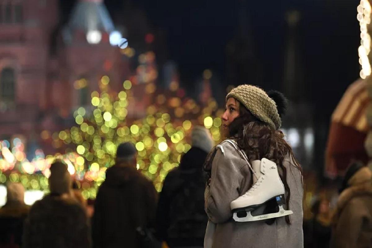 Стало известно, сколько россияне готовы потратить на новогодний отдых